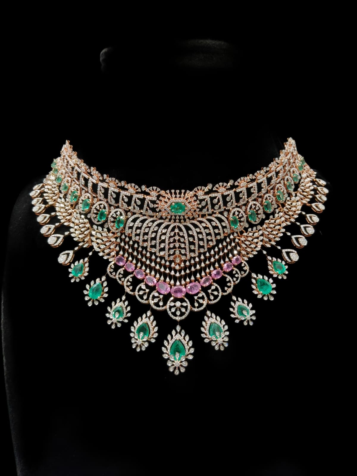 CHOKER 109.905 gms